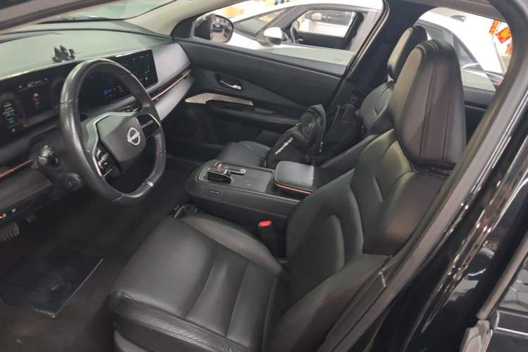 Used Nissan ARIYA 2022 Two-Wheel Drive Long-Range Version Left Front Seat
