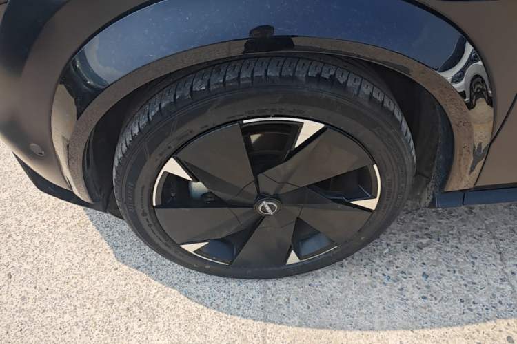 Used Nissan ARIYA 2022 Four-Wheel-Drive High-Performance Top-Tier Model Left Front Wheel Hub