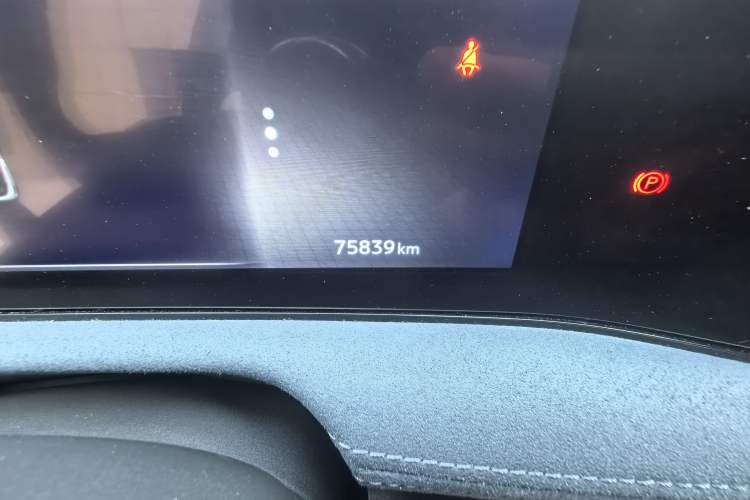 Used Nissan ARIYA 2022 Four-Wheel-Drive High-Performance Top-Tier Model Odometer Close Up