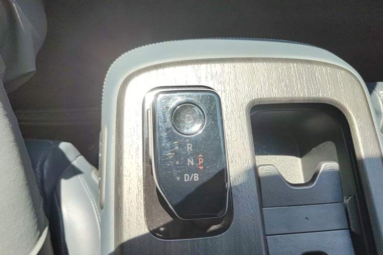 Used Nissan ARIYA 2022 Four-Wheel-Drive High-Performance Top-Tier Model Gear Lever