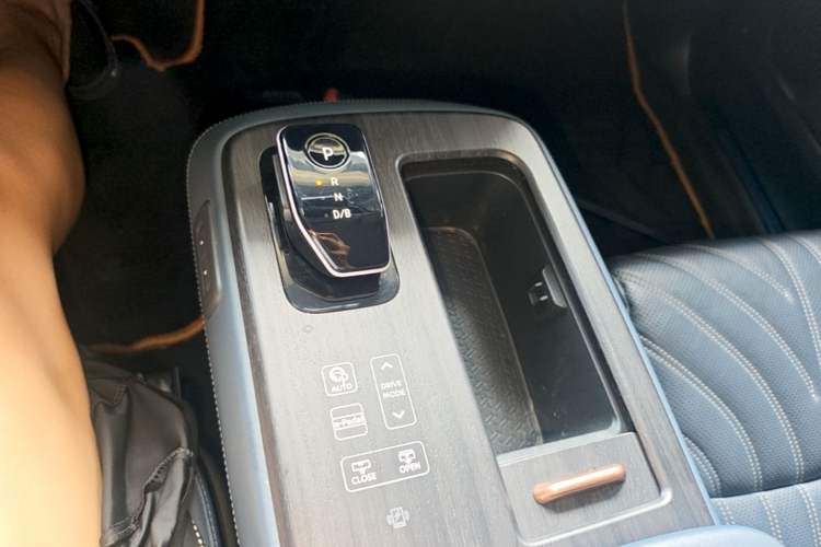Used Nissan ARIYA 2022 Four-Wheel-Drive High-Performance Top-Tier Model Gear Lever