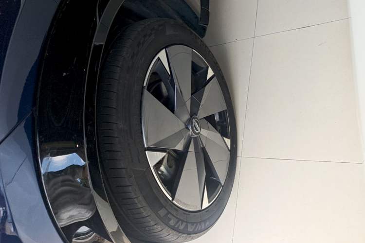 Used Nissan ARIYA 2022 Four-Wheel-Drive High-Performance Top-Tier Model Left Front Wheel Hub