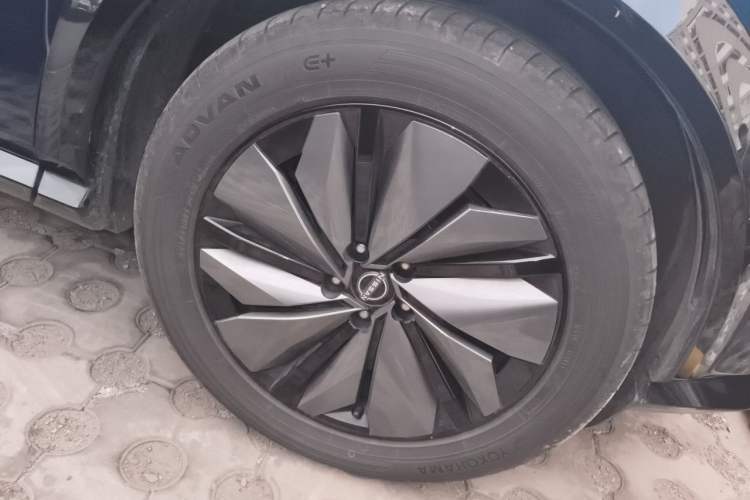 Used Nissan ARIYA 2022 Two-Wheel Drive Long Range Top-Tier Version Right Front Wheel Hub