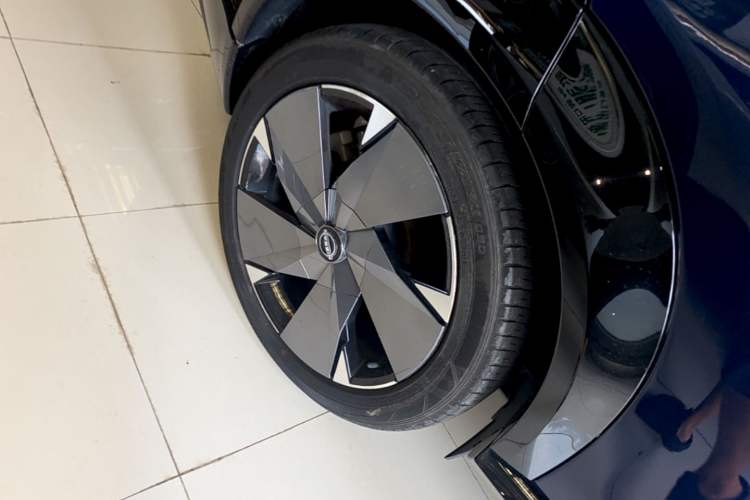 Used Nissan ARIYA 2022 Four-Wheel-Drive High-Performance Top-Tier Model Right Rear Wheel Hub