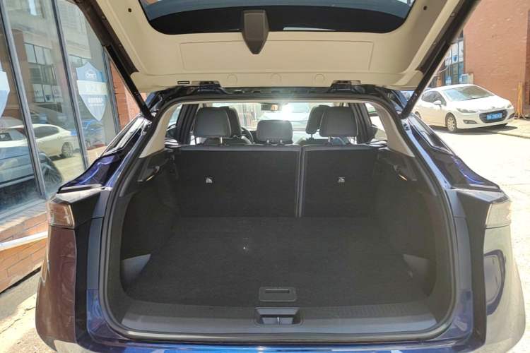 Used Nissan ARIYA 2022 Four-Wheel-Drive High-Performance Top-Tier Model Trunk