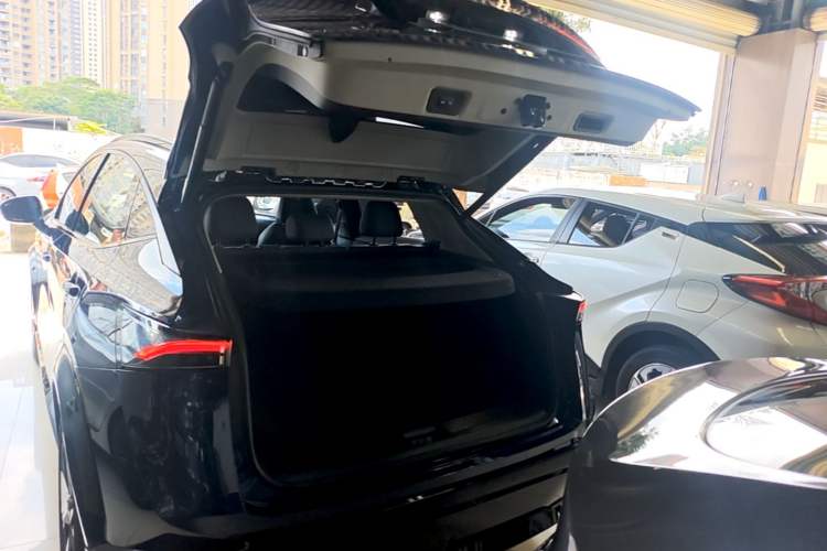 Used Nissan ARIYA 2022 Four-Wheel-Drive High-Performance Top-Tier Model Trunk