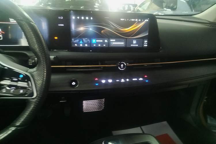 Used Nissan ARIYA 2022 Two-Wheel Drive Long Range Top-Tier Version Audio And AC Panel