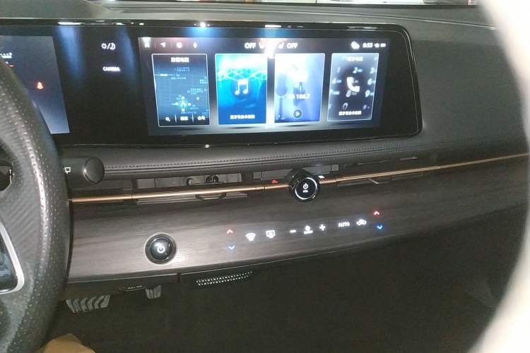 Used Nissan ARIYA 2022 Two-Wheel Drive Long Range Top-Tier Version Audio And AC Panel