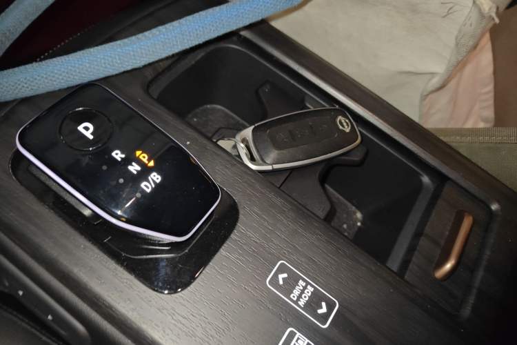 Used Nissan ARIYA 2022 Two-Wheel Drive Long-Range Version Gear Lever