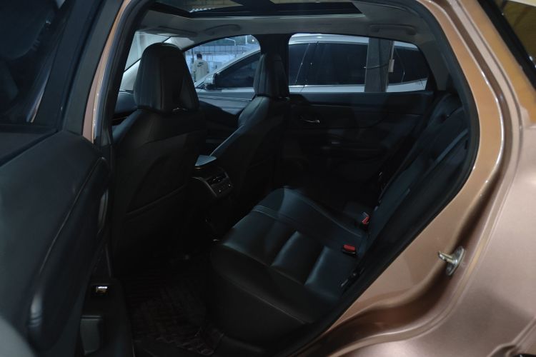 Used Nissan ARIYA 2022 Two-Wheel Drive Long Range Top-Tier Version Interior 4