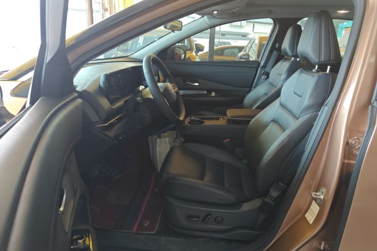 Used Nissan ARIYA 2022 Two-Wheel Drive Long-Range Version Left Front Seat