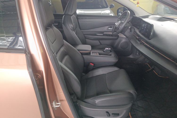Used Nissan ARIYA 2022 Two-Wheel Drive Long Range Top-Tier Version Right Front Seat