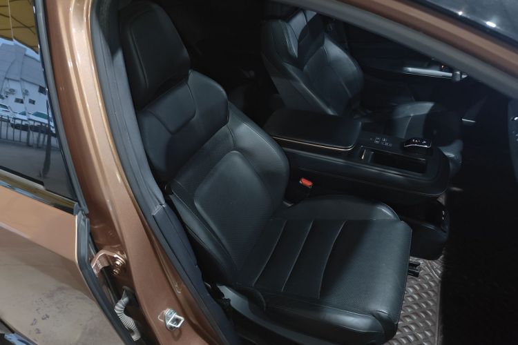 Used Nissan ARIYA 2022 Two-Wheel Drive Long Range Top-Tier Version Right Front Seat