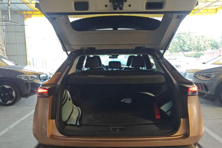 Used Nissan ARIYA 2022 Two-Wheel Drive Long-Range Version Trunk