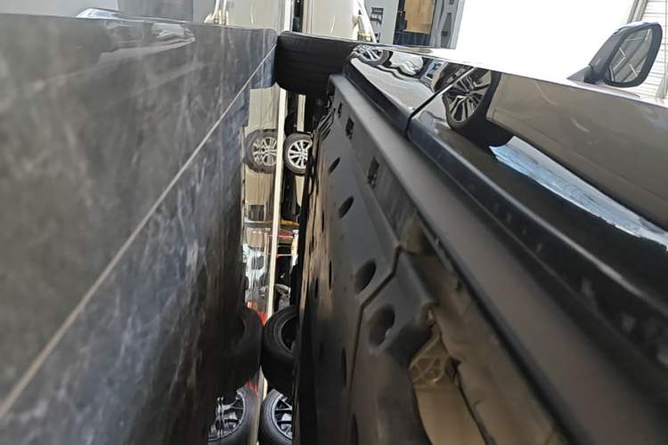 Used Nissan ARIYA 2022 Two-Wheel Drive Long-Range Version Left Side Sill