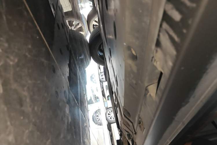 Used Nissan ARIYA 2022 Two-Wheel Drive Long-Range Version Right Side Sill