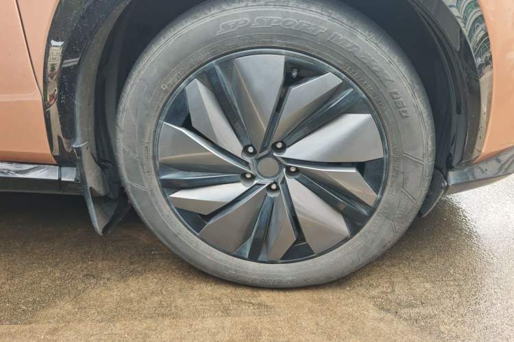 Used Nissan ARIYA 2022 Two-Wheel Drive Long Range Top-Tier Version Right Front Wheel Hub
