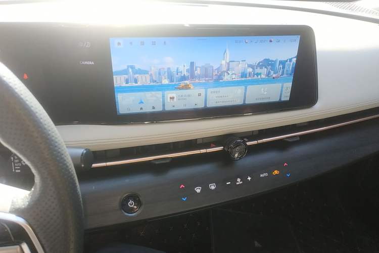 Used Nissan ARIYA 2022 Two-Wheel Drive Long-Range Version Audio And AC Panel