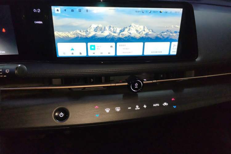 Used Nissan ARIYA 2022 Two-Wheel Drive Long-Range Version Audio And AC Panel