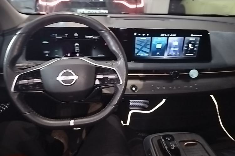 Used Nissan ARIYA 2022 Four-Wheel-Drive High-Performance Top-Tier Model Center Console