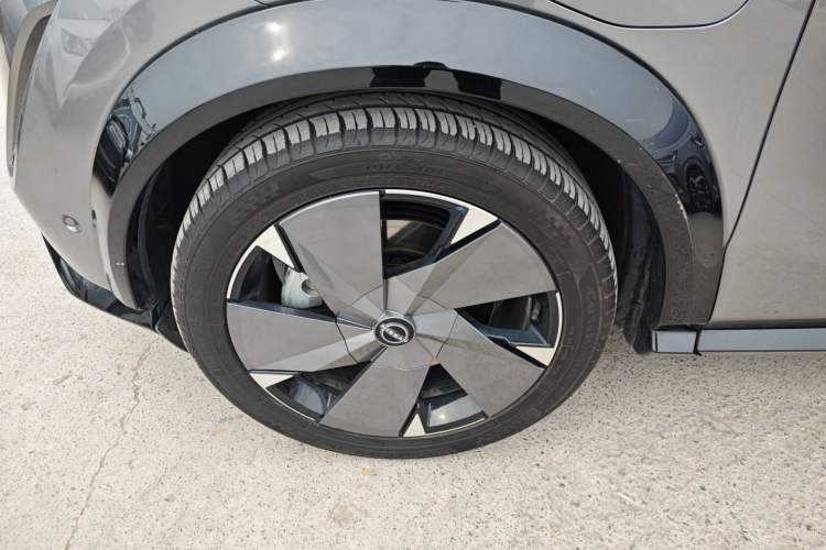 Used Nissan ARIYA 2022 Four-Wheel-Drive High-Performance Top-Tier Model Exterior 2