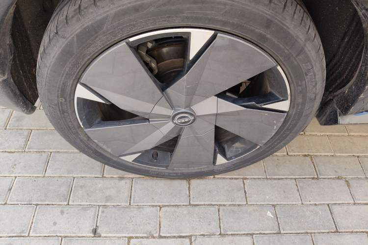 Used Nissan ARIYA 2022 Four-Wheel-Drive High-Performance Top-Tier Model Exterior 8