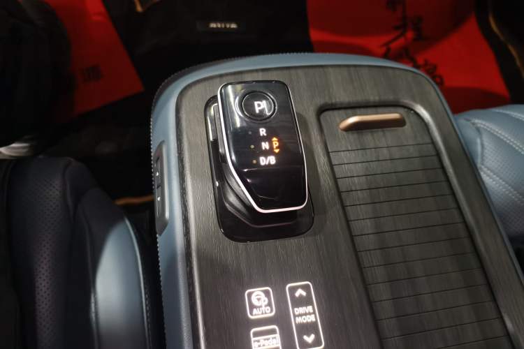 Used Nissan ARIYA 2022 Four-Wheel-Drive High-Performance Top-Tier Model Gear Lever