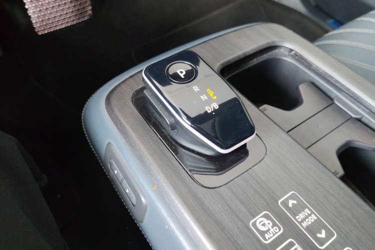Used Nissan ARIYA 2022 Four-Wheel-Drive High-Performance Top-Tier Model Gear Lever