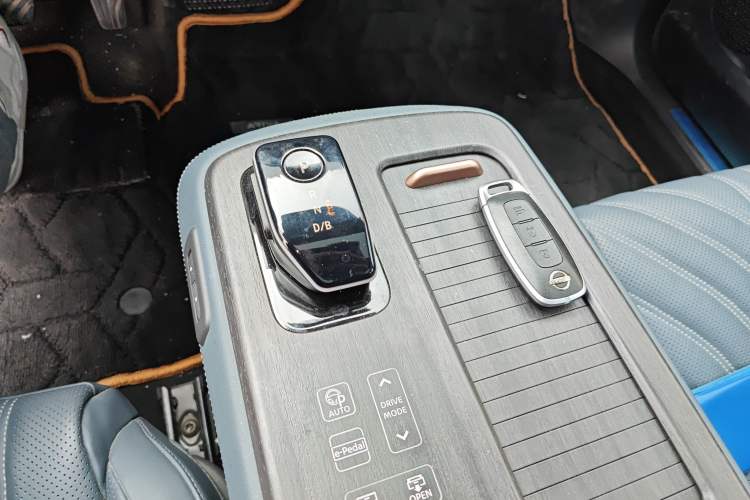 Used Nissan ARIYA 2022 Four-Wheel-Drive High-Performance Top-Tier Model Gear Lever