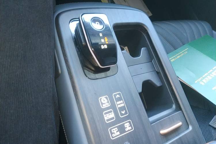 Used Nissan ARIYA 2022 Four-Wheel-Drive High-Performance Top-Tier Model Gear Lever