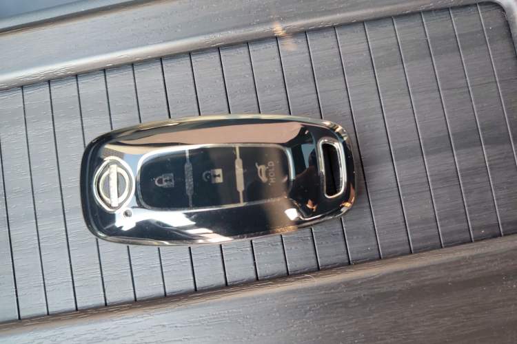 Used Nissan ARIYA 2022 Four-Wheel-Drive High-Performance Top-Tier Model Interior 1