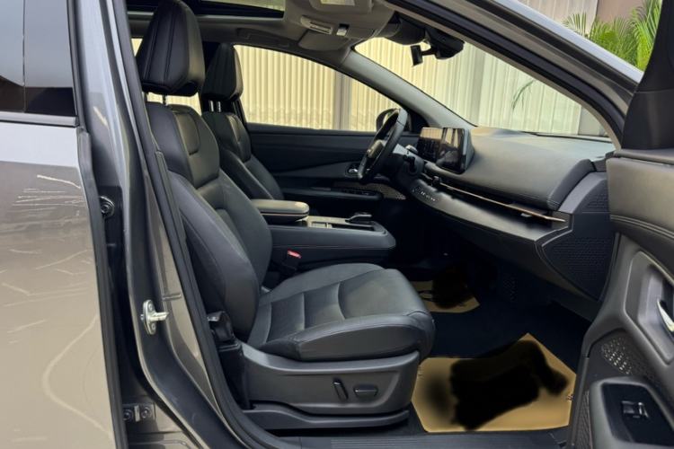 Used Nissan ARIYA 2022 Two-Wheel Drive Long Range Top-Tier Version Interior 1