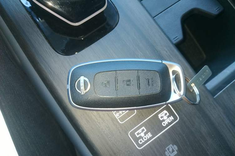 Used Nissan ARIYA 2022 Four-Wheel-Drive High-Performance Top-Tier Model Interior 1