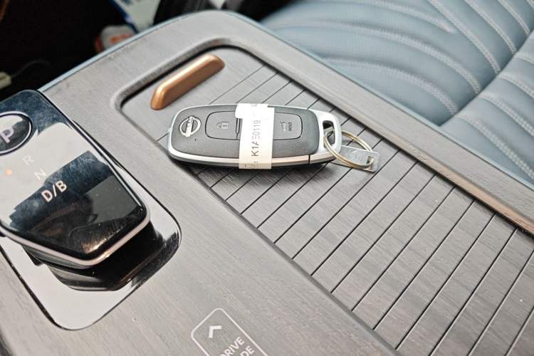 Used Nissan ARIYA 2022 Four-Wheel-Drive High-Performance Top-Tier Model Interior 1
