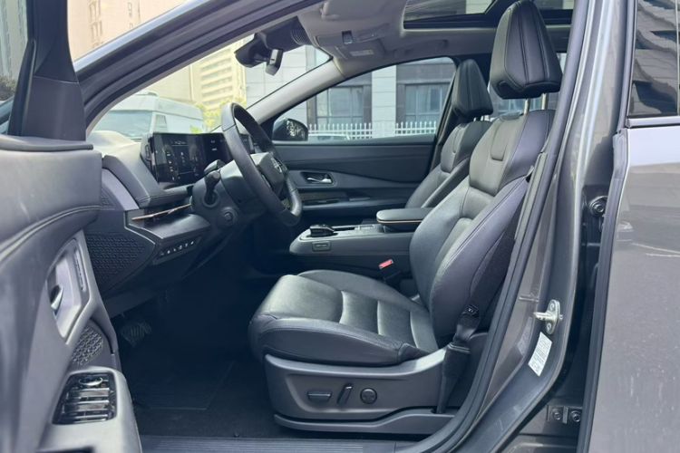 Used Nissan ARIYA 2022 Two-Wheel Drive Long Range Top-Tier Version Interior 4