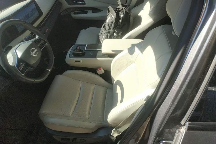 Used Nissan ARIYA 2022 Two-Wheel Drive Long-Range Version Left Front Seat