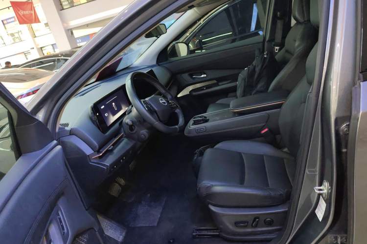 Used Nissan ARIYA 2022 Two-Wheel Drive Long-Range Version Left Front Seat