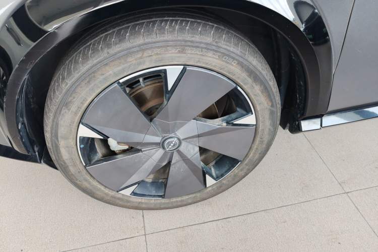 Used Nissan ARIYA 2022 Four-Wheel-Drive High-Performance Top-Tier Model Left Front Wheel Hub