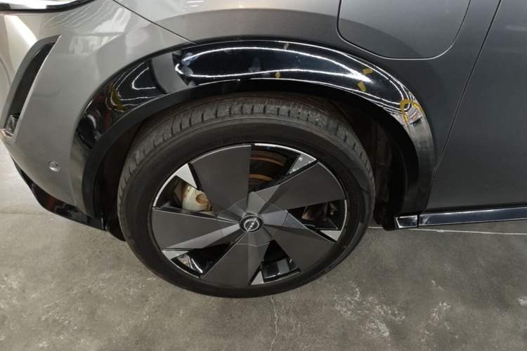 Used Nissan ARIYA 2022 Four-Wheel-Drive High-Performance Top-Tier Model Left Front Wheel Hub
