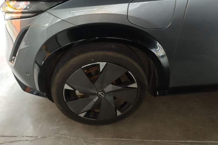 Used Nissan ARIYA 2022 Four-Wheel-Drive High-Performance Top-Tier Model Left Front Wheel Hub