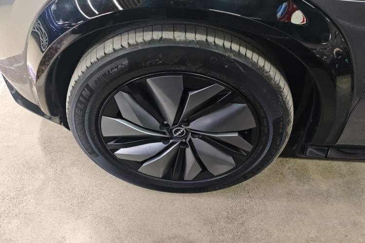 Used Nissan ARIYA 2022 Two-Wheel Drive Long Range Top-Tier Version Left Front Wheel Hub