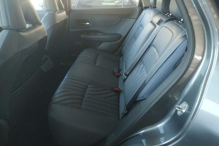 Used Nissan ARIYA 2022 Four-Wheel-Drive High-Performance Top-Tier Model Left Rear Seat
