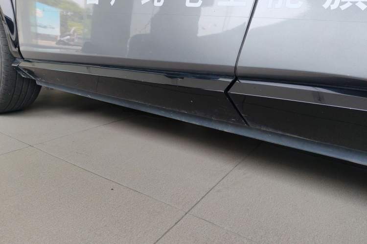 Used Nissan ARIYA 2022 Four-Wheel-Drive High-Performance Top-Tier Model Left Side Sill