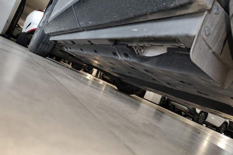 Used Nissan ARIYA 2022 Two-Wheel Drive Long-Range Version Left Side Sill