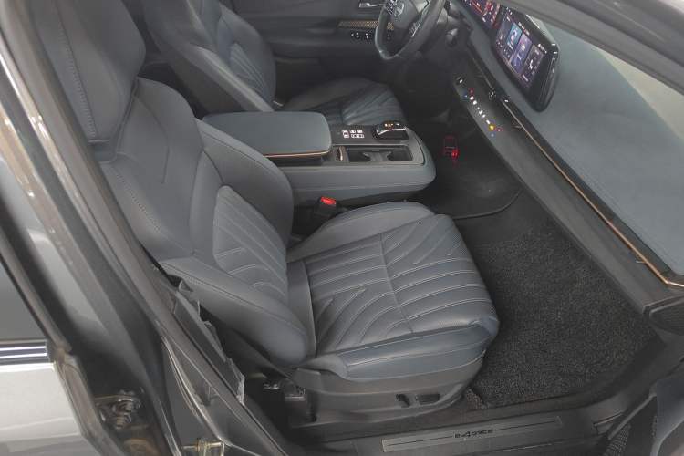 Used Nissan ARIYA 2022 Four-Wheel-Drive High-Performance Top-Tier Model Right Front Seat