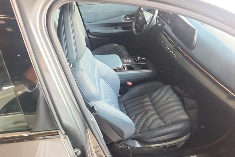 Used Nissan ARIYA 2022 Four-Wheel-Drive High-Performance Top-Tier Model Right Front Seat