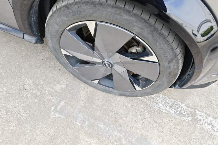 Used Nissan ARIYA 2022 Four-Wheel-Drive High-Performance Top-Tier Model Right Front Wheel Hub