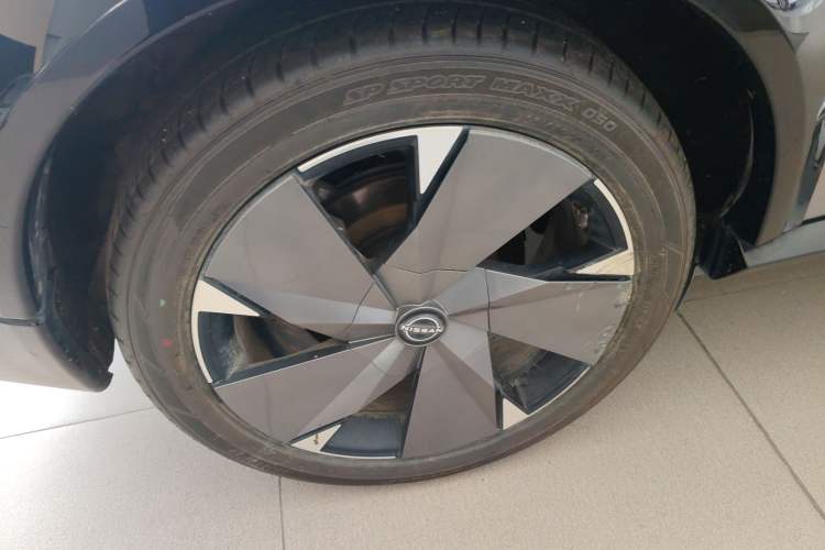 Used Nissan ARIYA 2022 Four-Wheel-Drive High-Performance Top-Tier Model Right Rear Wheel Hub