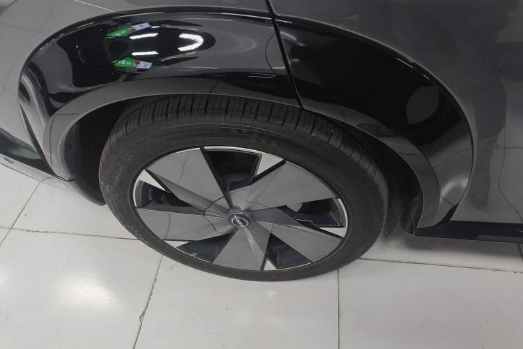 Used Nissan ARIYA 2022 Four-Wheel-Drive High-Performance Top-Tier Model Right Rear Wheel Hub
