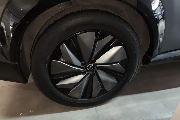 Used Nissan ARIYA 2022 Two-Wheel Drive Long-Range Version Right Rear Wheel Hub